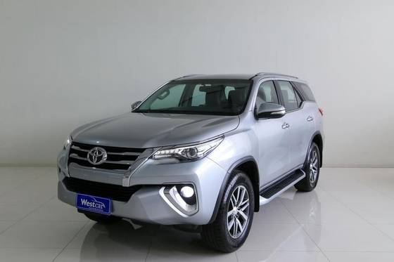 TOYOTA HILUX SW4 2.8 SRX 4X4 16V TURBO INTERCOOLER DIESEL 4P AUTOMÁTICO TOYOTA HILUX SW4 2.8 SRX 4X4 16V TURBO INTERCOOLER DIESEL 4P AUTOMÁTICO
